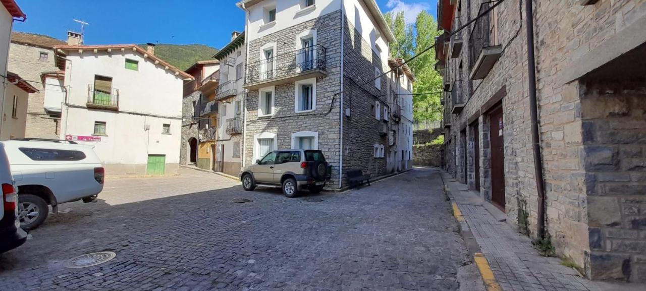 Aras Biescas Apartamento Exterior foto